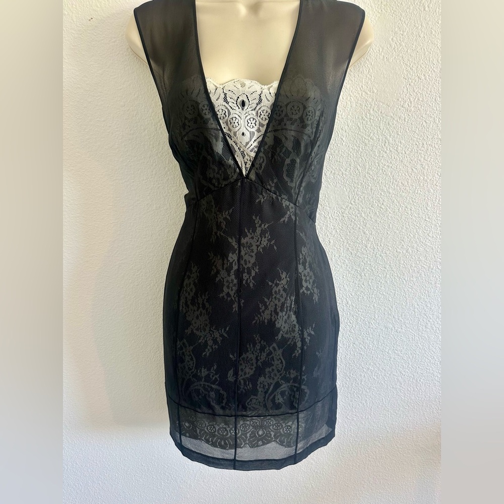 Robert Rodriguez Black Lace Mini Dress - Picture 5 of 15